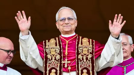 Папа Лев отвергает идею ИИ-Папы, заявляя, что это пустая, холодная оболочка, наносящая вред человечности.