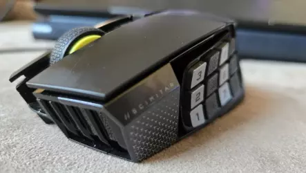 Мультикнопочные игровые мыши подходят не только для MMO: новая модель Corsair смещает Razer с лидирующей позиции среди лучших MMO-геймерских мышей.