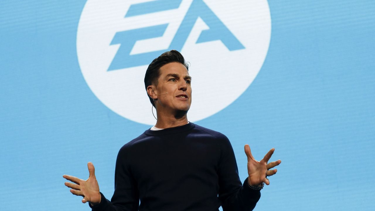 Эксперты о покупке EA: индустрия не умирает, а разделяется на две модели